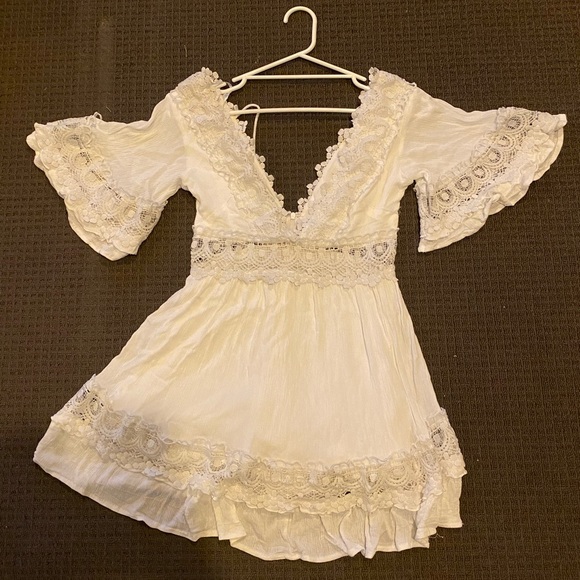 Fortunate One white dress. Size 10. Worn once. - Picture 3 of 4